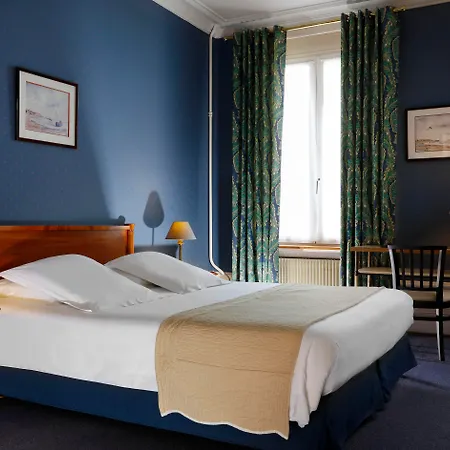 Hotel Grand De L'univers 3*