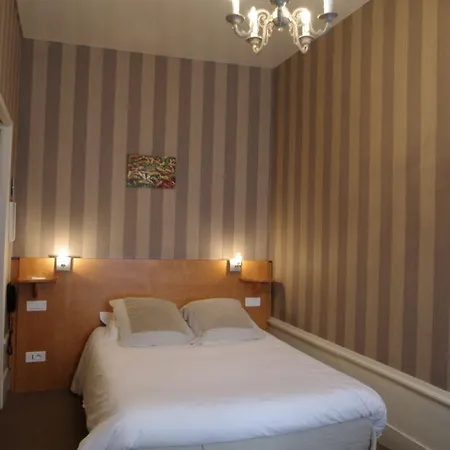 Hotel Grand De L'univers 3*