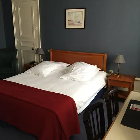 Hotel Grand De L'univers 3*