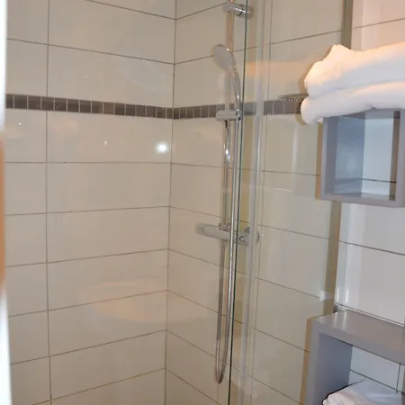 Hotel Grand De L'univers 3*