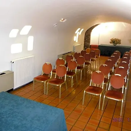 Hotel Grand De L'univers 3*