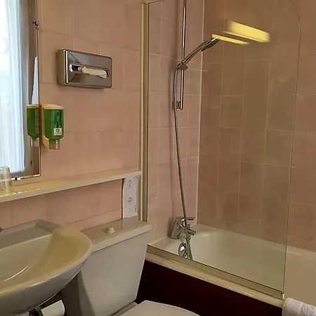 Hotel Grand De L'univers 3*