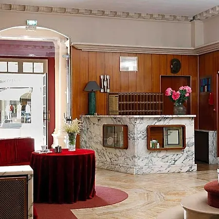 Hotel Grand De L'univers