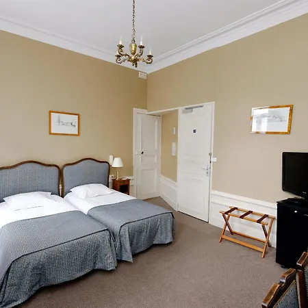 Hotel Grand De L'univers 3*