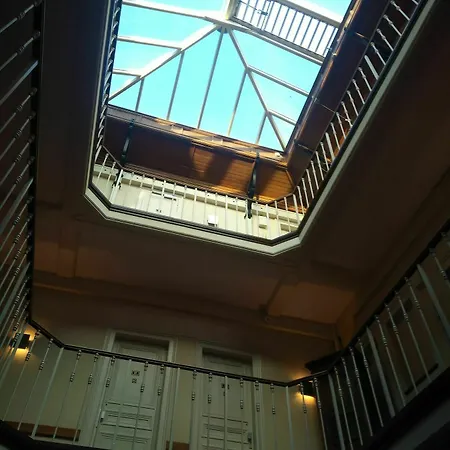 Hotel Grand De L'univers 3*