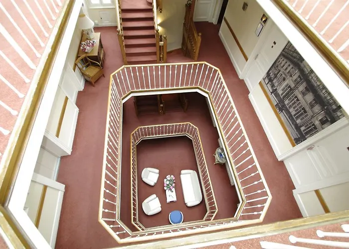 Hotel Grand De L'univers 3*