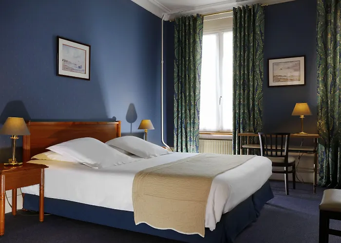 Hotel Grand De L'univers