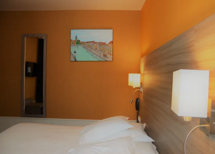 Grand De L'univers Hotel Amiens