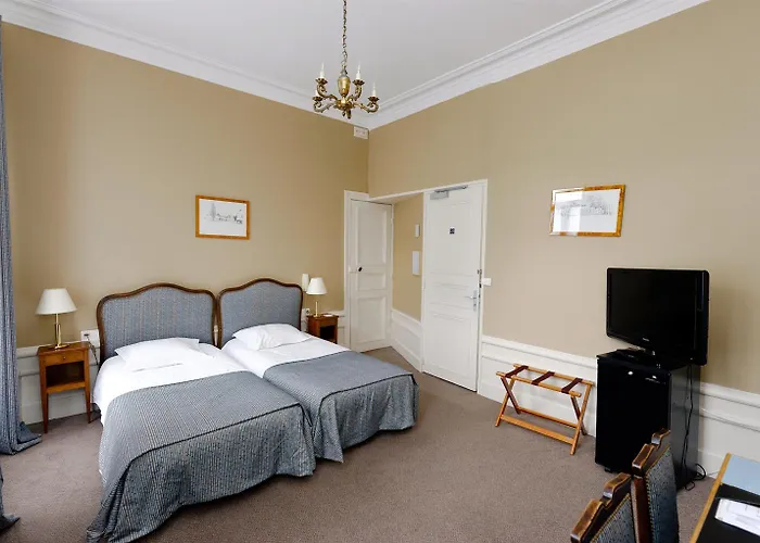 Hotel Grand De L'univers 3*